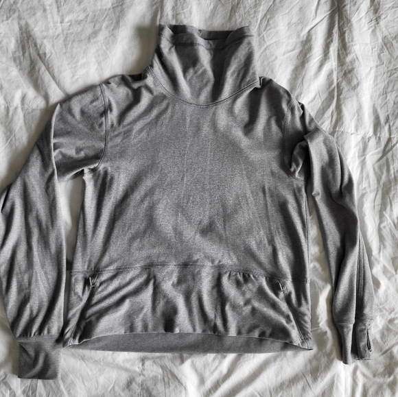 Lululemon top - Picture 5 of 8